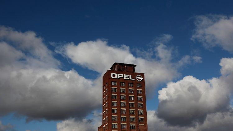Französischer Flair in Rüsselsheim: Opel erlebt mit PSA eine Art europäische Einigung.