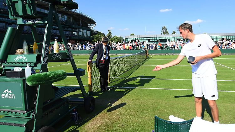 Tennisspieler Daniel Medwedew verlor nach seiner Fünfsatzniederlage die Nerven.