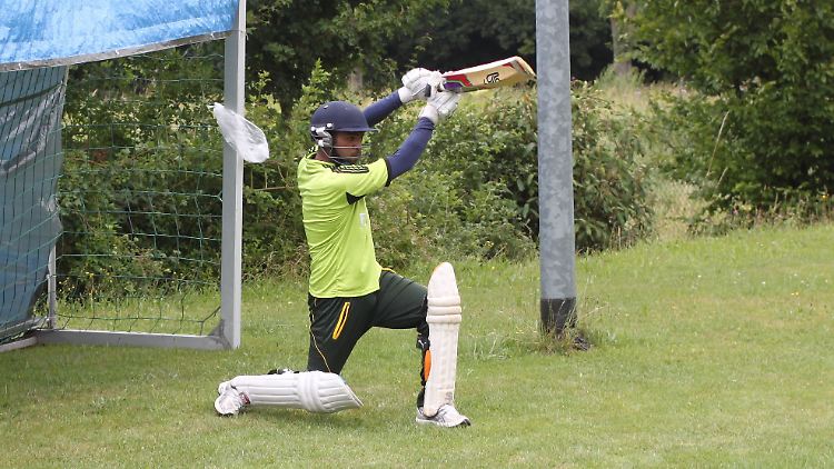 in Bautzen gibt's einen kleinen Cricket-Hype - dank vielen begeisterten Flüchtlingen.