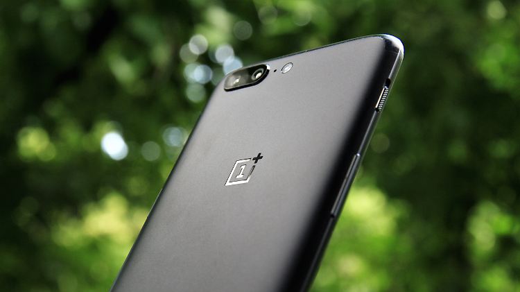 Sieht toll aus: Das Oneplus 5 hat einen Rücken aus mattem Metall.