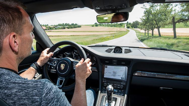 Neben seiner exklusiven Aufbereitung bietet der 911 Turbo S mit 607 PS auch brutalen Fahrspaß.