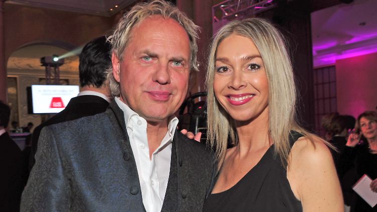 Das Paar hat ganz heimlich "Ja" gesagt.