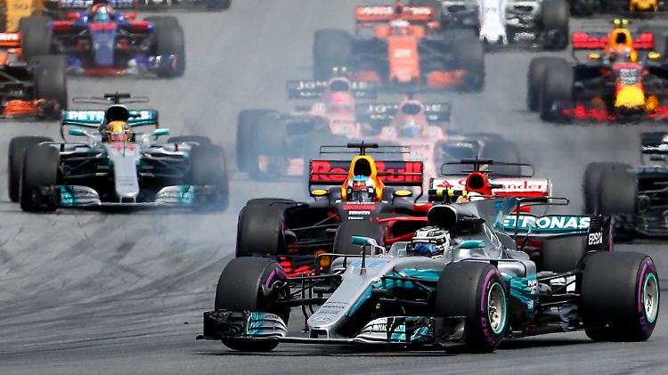 Vorneweg im Mercedes: der Finne Valtteri Bottas.