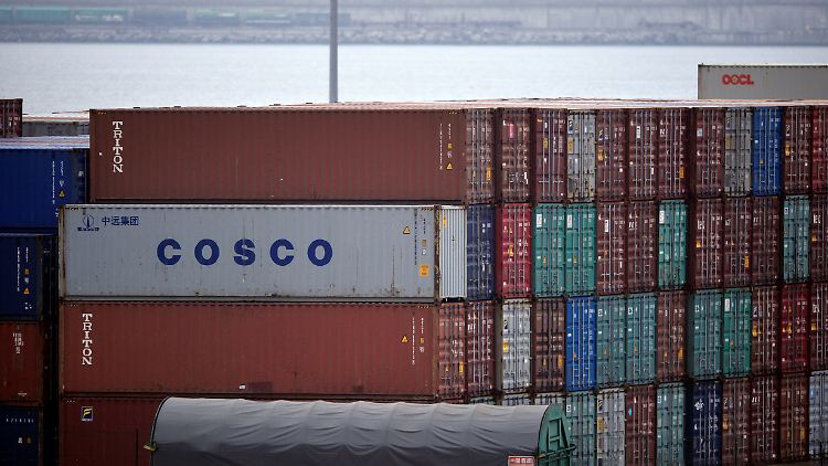 Viele Unternehmen in der Schiffsbranche versuchen durch Zusammenschlüsse einer Insolvenz vorzubeugen.