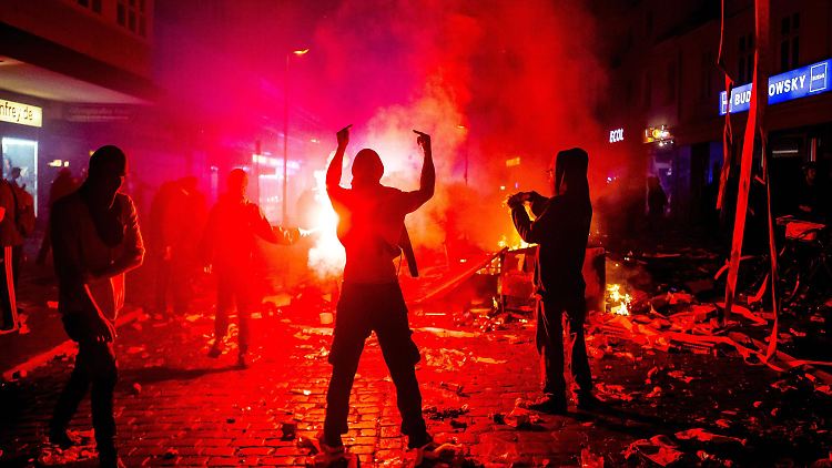 Der Bund Deutscher Kriminalbeamter hatte vor dem G20-Gipfel in Hamburg vor linksorientierter Gewaltbereitschaft gewarnt.