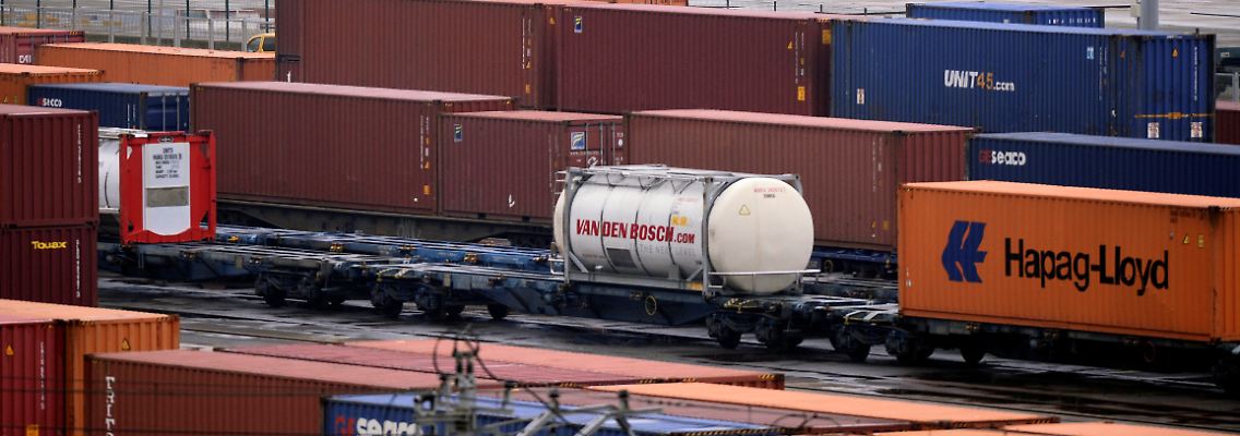 Von den Seehäfen bis weit ins Hinterland: Durch die Seeschifffahrt läuft eine globale Konsolidierungswelle.