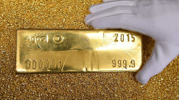 Der Goldpreis fällt, viele Anleger gehen offenbar lieber in Aktien oder Anleihen.