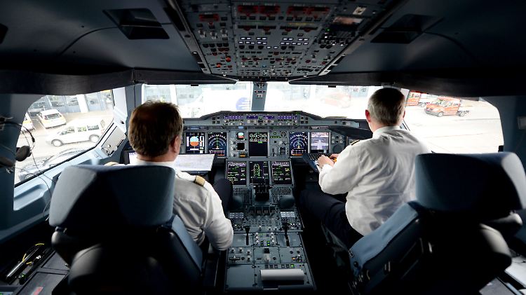 Was tun, wenn es im Unternehmen mehr als eine Gewerkschaft gibt? Das Urteil zum Tarifeinheitsgesetz spielt indirekt auch im Cockpit einer A380 der Lufthansa eine gewisse Rolle.