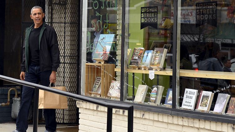 Der Verlag, bei dem Ex-US-Präsident Obama seine Memoiren schreibt, wird künftig von Bertelsmann kontrolliert.