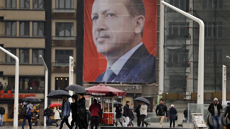 Die Verdächtigen sollen gegen den türkischen Präsidenten Erdogan revoltiert haben.
