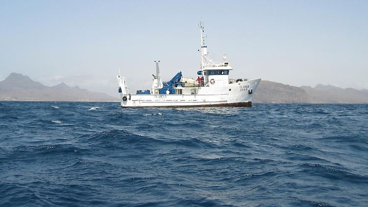 Forscher der "Islandia" haben als erste Proben aus einem sauerstoffarmen Wirbel entnommen. 
