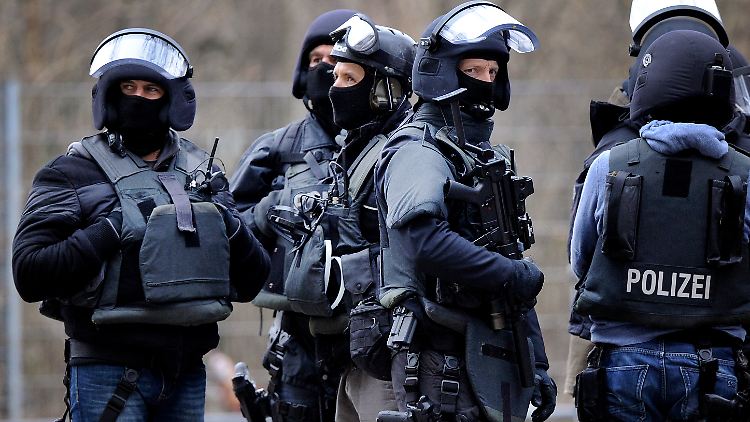 Ein Gefühl der Unsicherheit - trotz Polizei: Die YouGov-Studie erfolgte vor den Randalen rund um den G20-Gipfel.