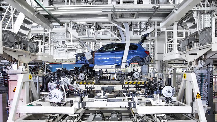 Bei BMW surren die Bänder und Maschinen - meistens jedenfalls.