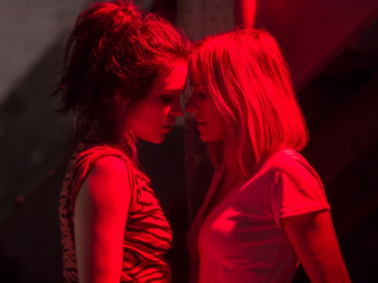Zwischen Sophie Cookson und Naomi Watts knistert es in "Gypsy" ordentlich.