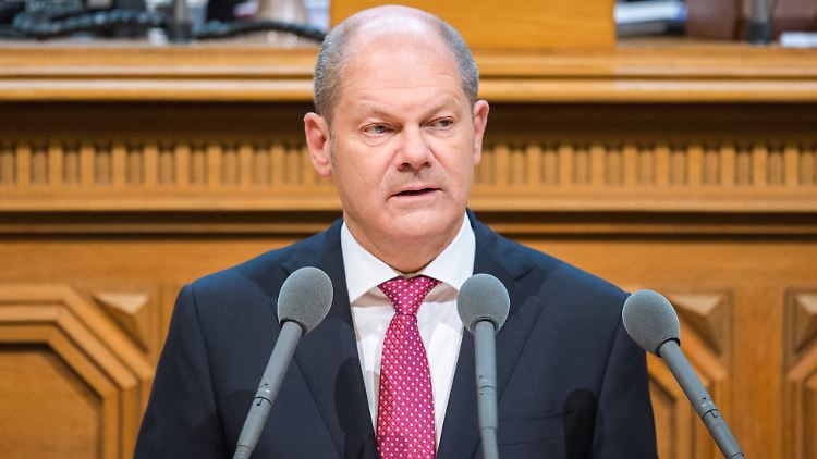 "Dafür, dass das geschehen ist, bitte ich die Hamburgerinnen und Hamburger um Entschuldigung", sagte Hamburgs Bürgermeister Scholz.
