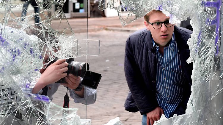 Warum wurde 32 Journalisten die Akkreditierung entzogen? Eine Antwort darauf gibt es nach wie vor nicht. 
