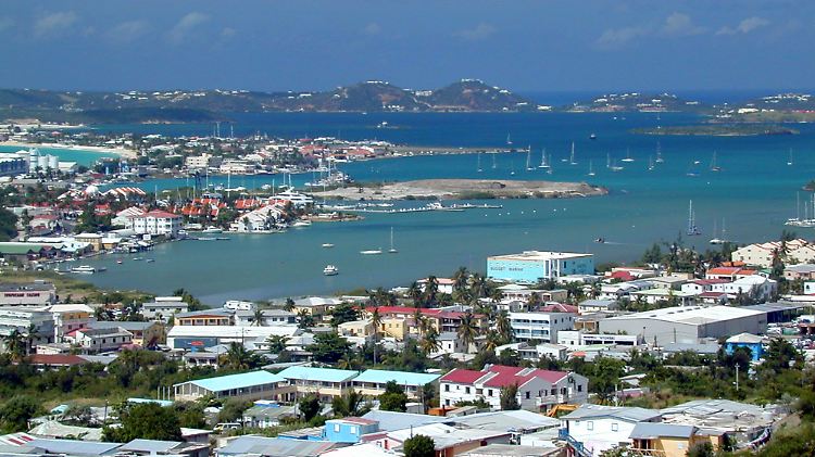Sint Maarten gehört zu den Niederlanden und damit zur EU.