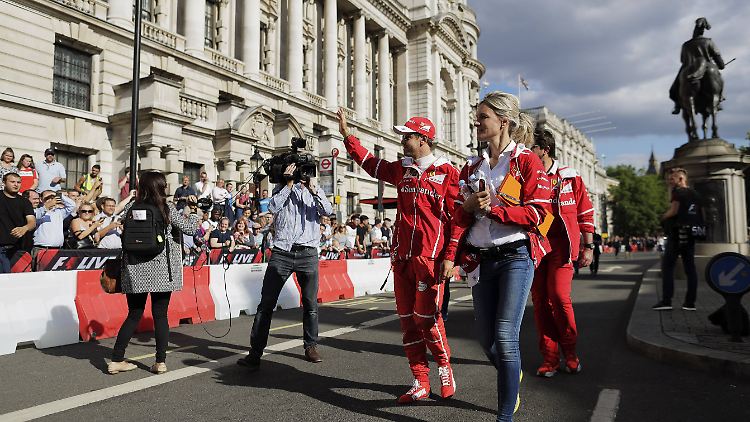 "Es war sehr besonders": Der Ferrari-Star genoss das Bad in der Menge.