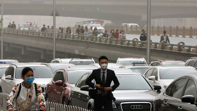 Um dem Smog Herr zu werden, will China ab 2018 Quoten für Elektroautos einführen.
