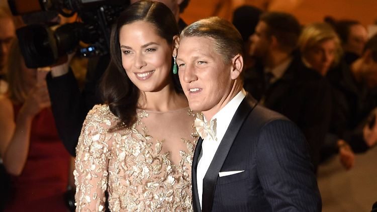 Ja, es ist wirklich schon ein Jahr: Ana Ivanovic und Bastian Schweinsteiger.