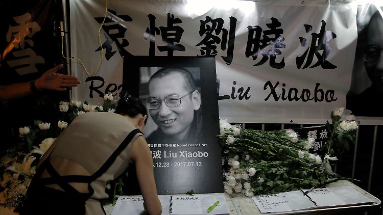 Weltweite Trauer und Anerkennung für den Menschenrechtsaktivisten Xiaobo Liu.