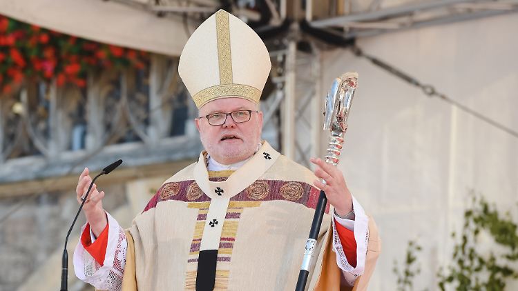 Er wüsste gerne, wie das Bundesverfassungsgericht zur Ausweitung der Ehe für Homosexuelle stehe, sagte Kardinal Marx.