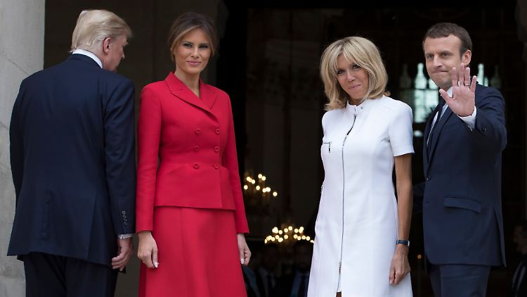 Empfang in Paris: Die Macrons und die Trumps.