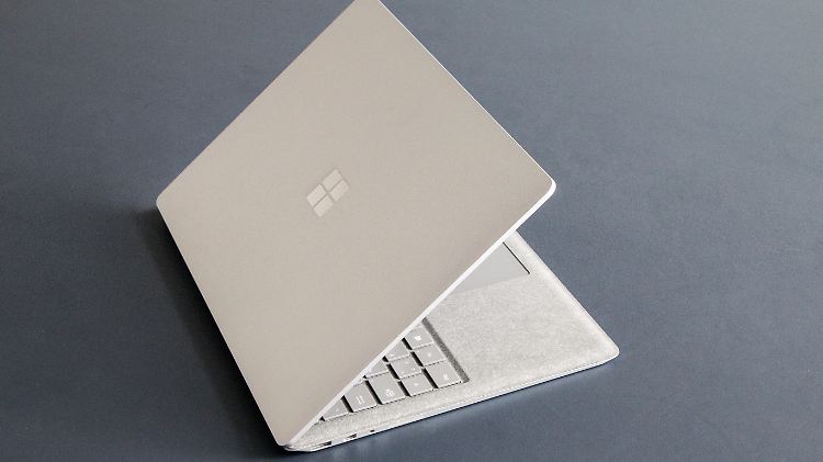 Das Microsoft Surface Laptop sieht klasse aus, ist aber wenig anschlussfreudig.