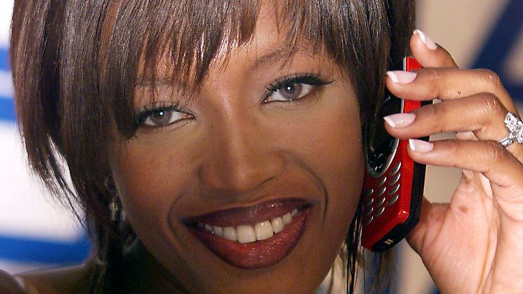 1999 telefonierte Naomi Campbell noch im 2G-Netz.
