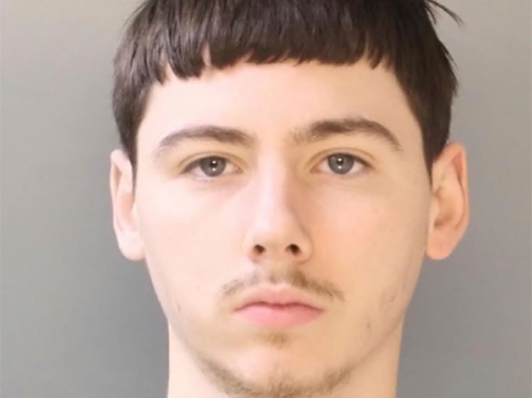 Gegen Sean Kratz, DiNardos Cousin, wurde Anklage wegen dreifachen Mordes erhoben.