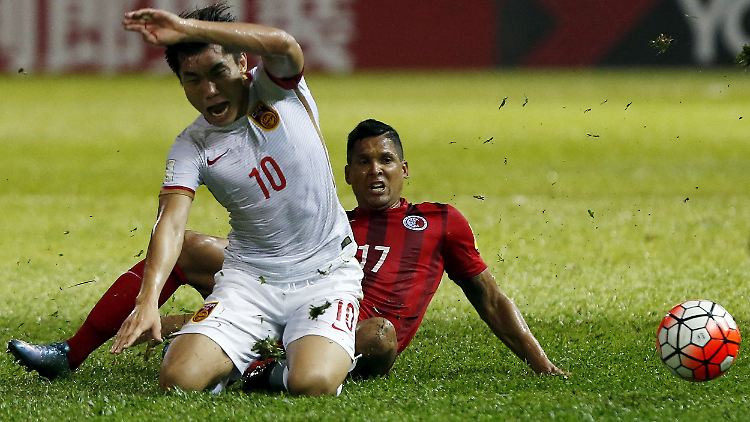 Den Transferwahnsinn im chinesischen Fußball hat die Regierung eiskalt abgegrätscht.