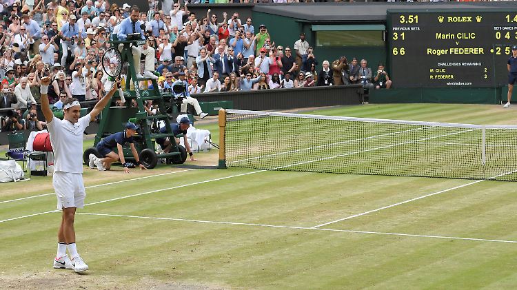 Triumph im Wohnzimmer: Roger Federer ist ab sofort alleiniger Rekordhalter in Wimbledon.