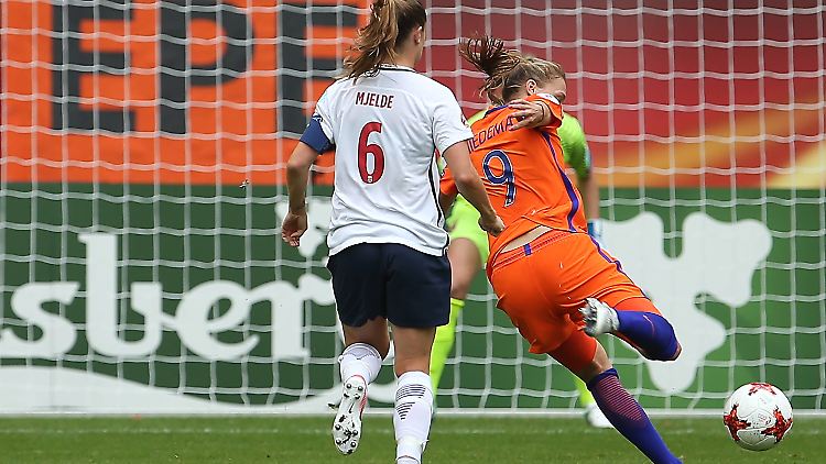Die niederländische Starstürmerin Anne Miedema litt gegen Norwegen zwar noch unter Ladehemmung. Zum Oranje-Sieg reichte es dennoch.