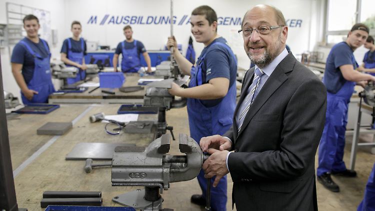 Martin Schulz will den Staat verpflichten mehr zu investieren - zum Beispiel in die Berufsausbildung junger Menschen. 