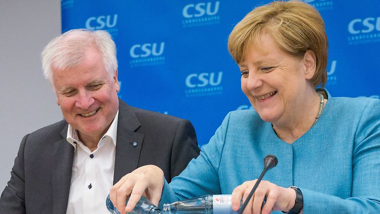 Von wegen Streit: Seehofer und Merkel im Juli 2017 bei einer Klausur der CSU-Landesgruppe im Kloster Banz bei Bad Staffelstein