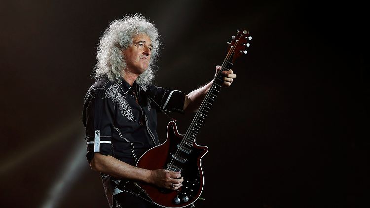 Noch immer ein Dreamteam: Brian May und seine legendäre Gitarre "Red Special". 