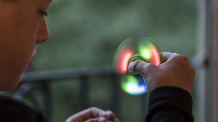 Welche Kräfte stecken wohl in dem Spielzeug?