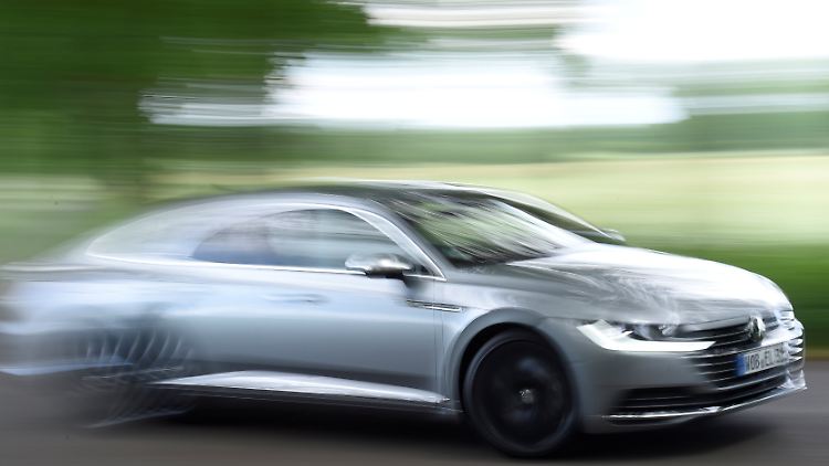 Trotz Abgas-Skandals geht es für VW bergauf.