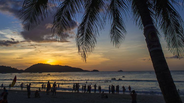 Patong Beach ist der größte Strand auf Phuket.