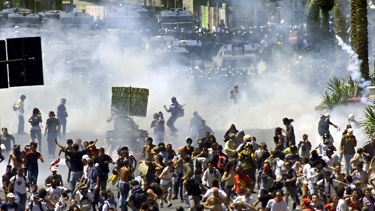 Beim G8-Gipfel 2011 in Genua lieferten sich Demonstranten und Polizei regelrechte Straßenschlachten.
