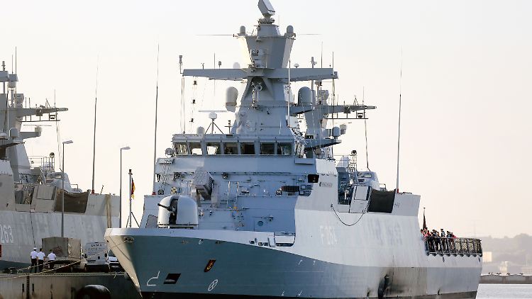 Korvette "Ludwigshafen am Rhein" im Marinestützpunkt Warnemünde.