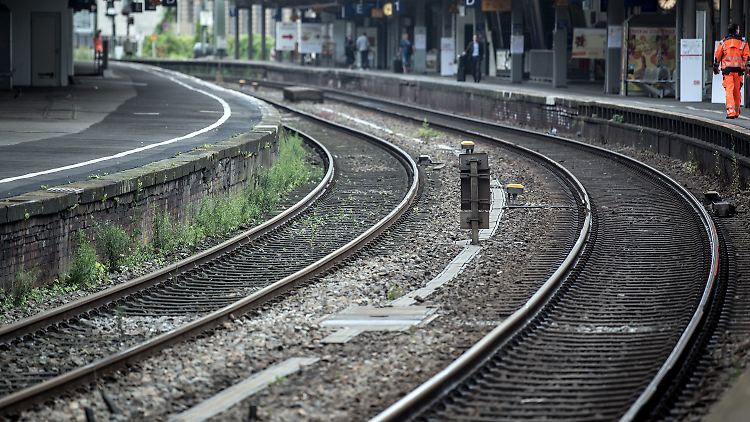 Geduld ist derzeit im Bahnverkehr in NRW gefragt.