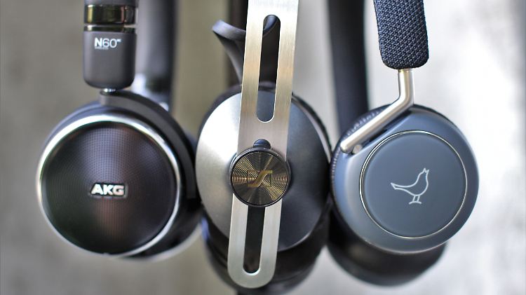 Starke On-Ear-Modelle: AKG N60 NC, Sennheiser Momentum On-Ear und Libratone Q Adapt.