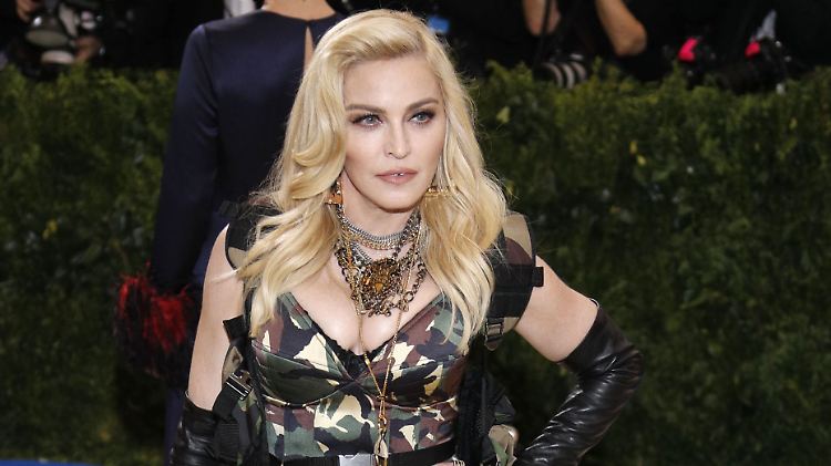 Madonna konnte die Versteigerung ihres getragenen Slips verhindern.