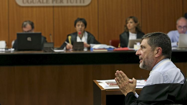 Carminatis Anwalt, Giosuè Naso, freute sich über das Urteil: "Die Mafia in Rom existiert nicht", sagte er.