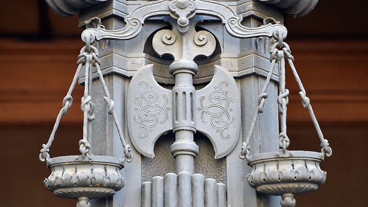 Das Berliner Kammergericht verurteilte die Angeklagten wegen Schleusung von Dschihadisten.