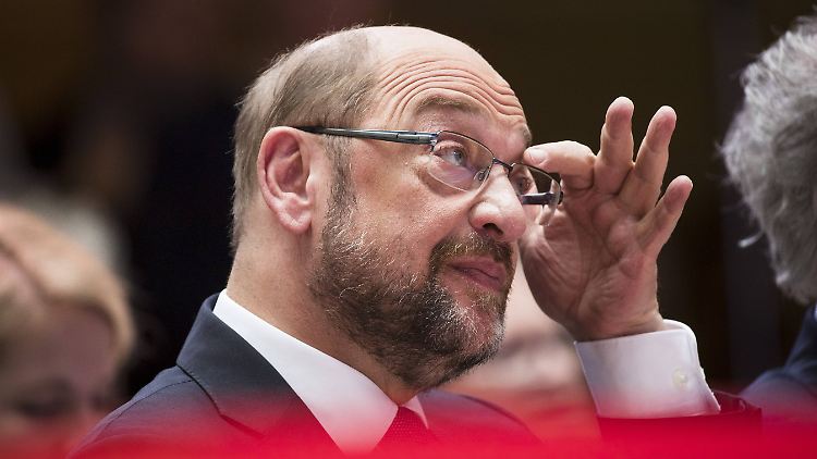 Neun Wochen vor der Wahl steht die SPD in den Umfragen mies da.