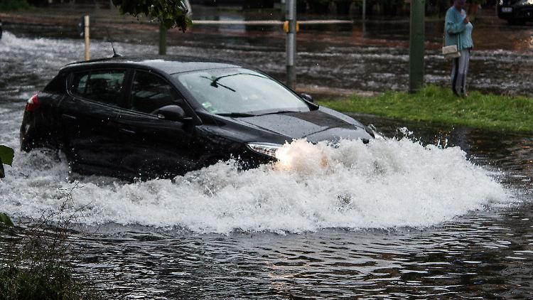 Heftige Gewitter fluten erneut die Hauptstadt.