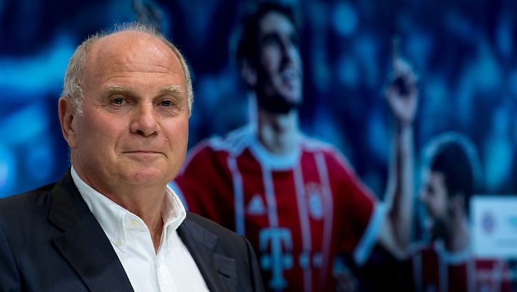 "Das ist sicherlich grenzwertig, was wir gemacht haben bis jetzt", sagt Uli Hoeneß über die Asienreise. 