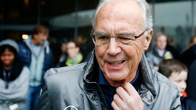 WM-OK-Chef Franz Beckenbauer gilt als Schlüsselfigur in der Affäre um die mutmaßlich gekaufte WM 2006, die für den DFB richtig teuer werden könnte.